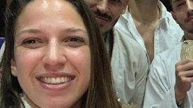 אלופת הגיו גיטסו משי רוזנפלד עם המדליה